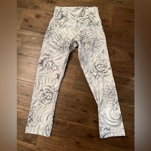 Lululemon 23” leggings
